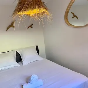  Apartment Marinesappartement, La Marina Tropezienne 100m Plage Wifi Fibre
