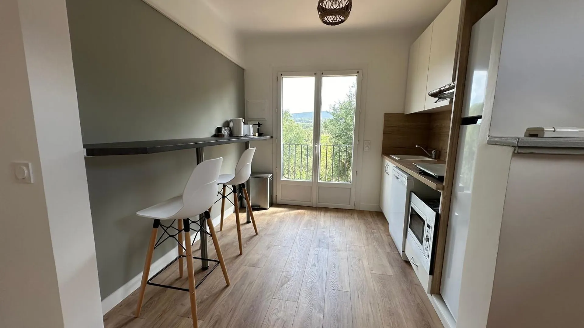 Magnifique Appartement T3 Renove Avec Gout Au Coeur Des Vignes Cogolin Apartment