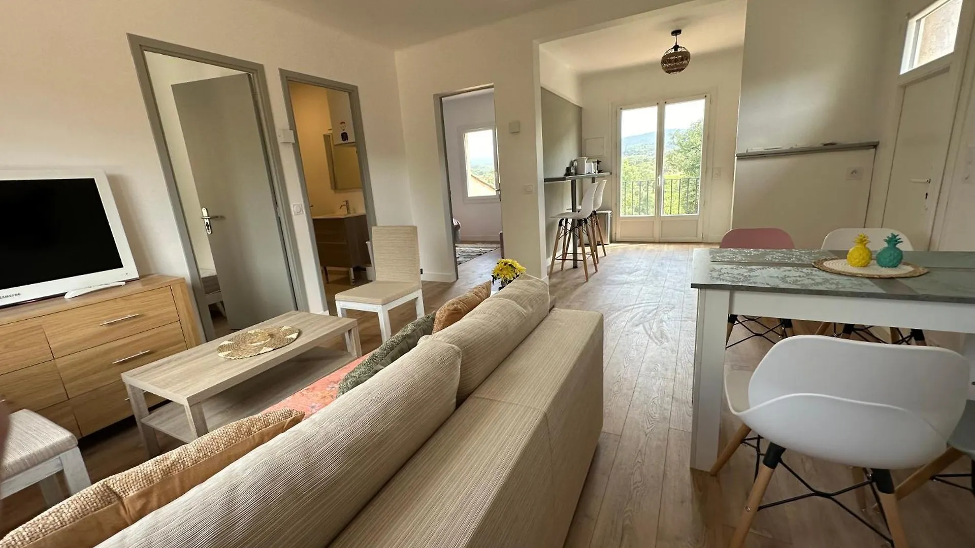 Apartment Magnifique Appartement T3 Renove Avec Gout Au Coeur Des Vignes Cogolin France