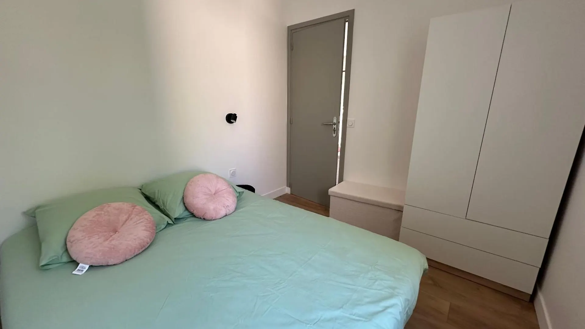 Magnifique Appartement T3 Renove Avec Gout Au Coeur Des Vignes Cogolin 0*,  France